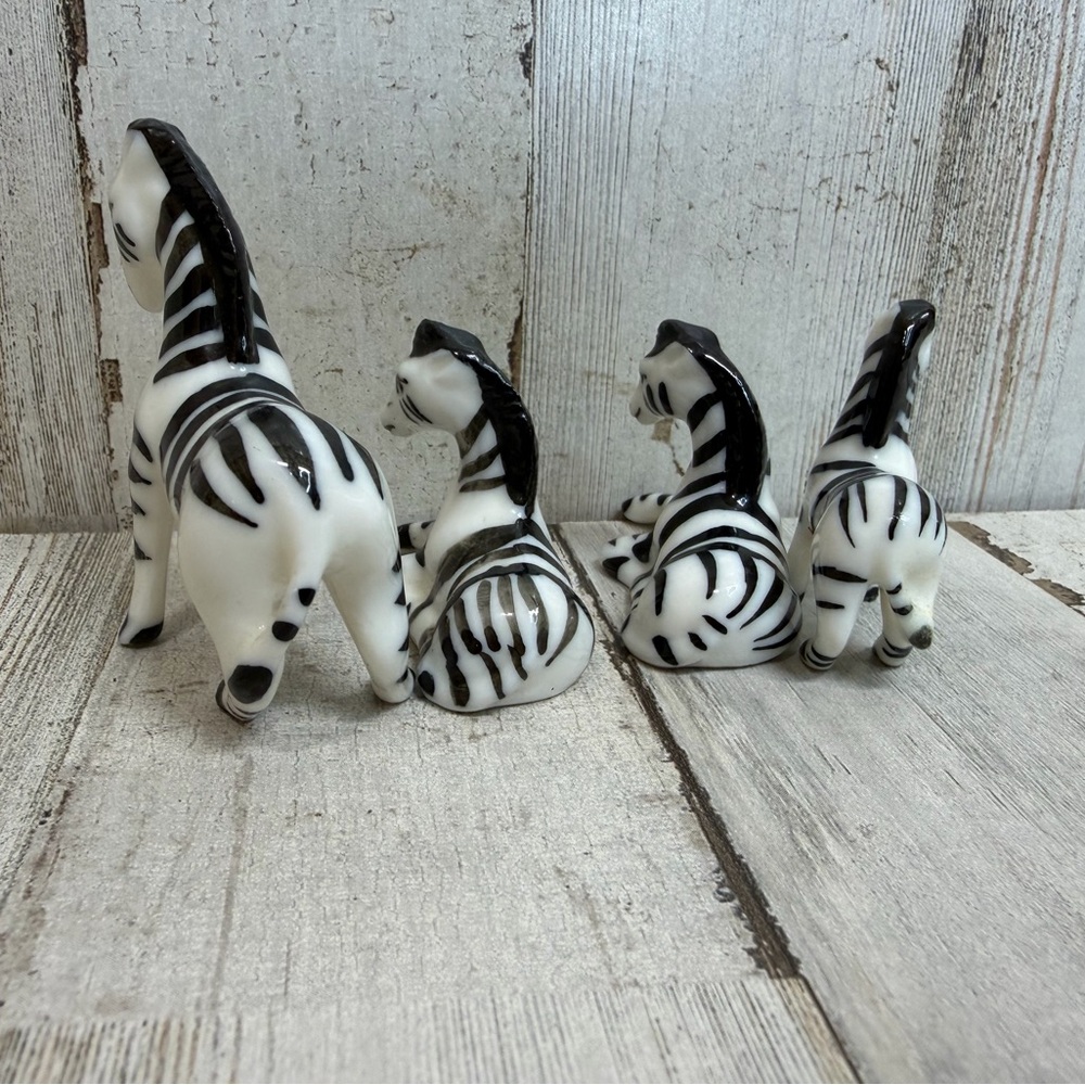 Vintage Set of 4 Porcelain Zebra Miniature Figurines Black White - Picture 7 of 8